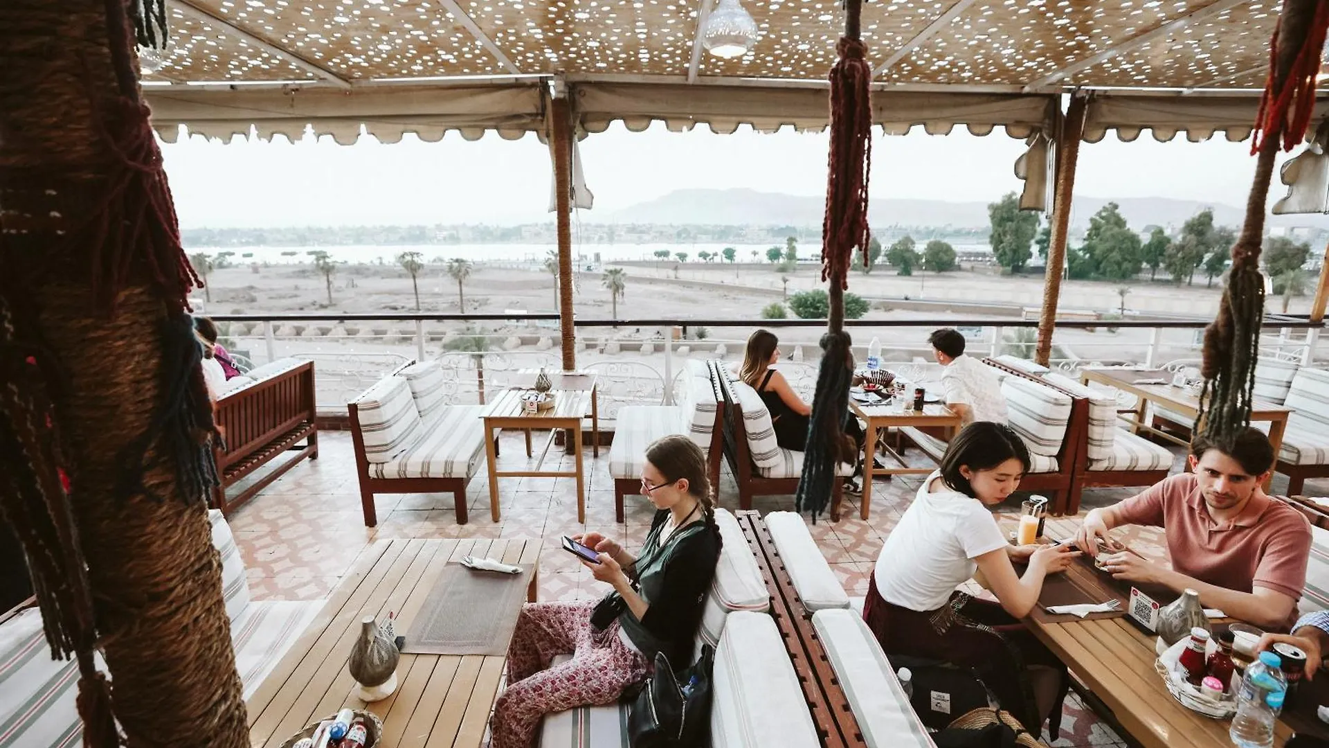 Nefertiti Hotel Луксор Египет